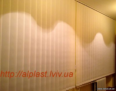 Жалюзі вертикальні в школі (Львів)